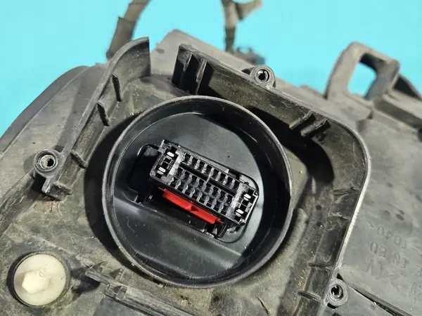 Oikea ajovalaisin Volvo S60 II 10- image 9