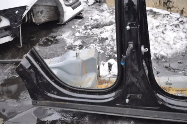 Volvo XC40 A/B/C-pilari Oikea Pitkä OEM KFDV image 4