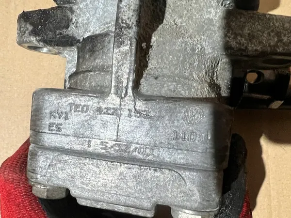 Bomba de direção assistida VW T5 2.5 TDI image 3