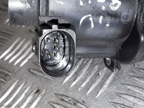 EGR-venttiili VW Transporter T5 1.9L Diesel 038131501BF image 5