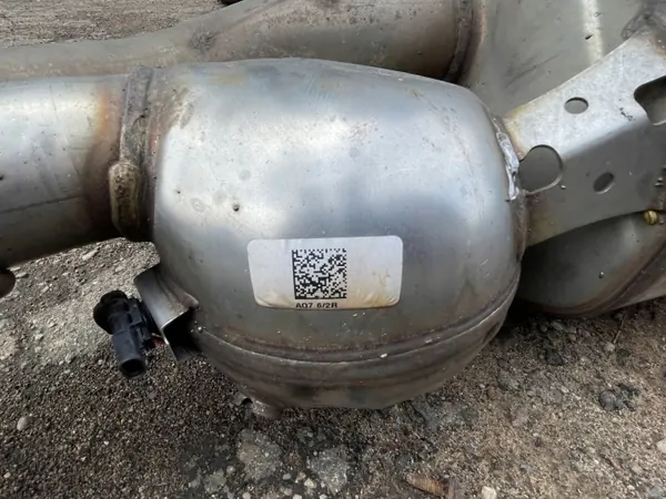 Audi SQ7 Schalldämpfer OEM 4M0253611L - Gebraucht image 6