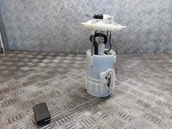 Brandstofpomp Renault OE 8200760583 image 2