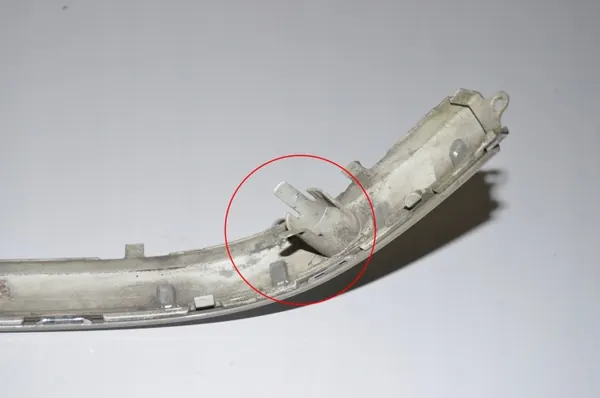 Moldagem para-choques traseiro direito OEM 7005906 BMW 5 E39 image 4