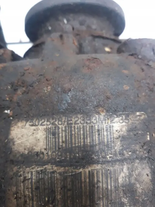 BMW E39 Taka-akselin erotuslaite OEM 7502528 image 5