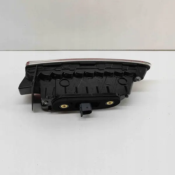 Skoda Karoq 2023 Luz trasera izquierda del maletero image 3