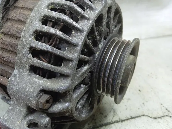 Vaihtovirtageneraattori Renault Clio II 1.4 OE 7700433069 image 6