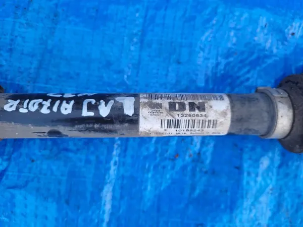 OPEL Astra J Vänster drivaxel 1.7 CDTI 13250834 image 4