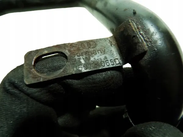 Tuyau de Drainage Toit Audi A6 Avant OEM 059121065D image 3