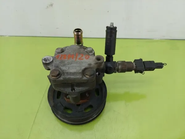 Servopumpe VW Golf VI 1,6 8V KYB 1997- image 2