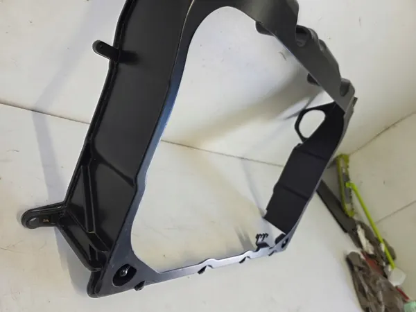BMW 5 G30 Bränsletankhus OEM 16119494188 image 7