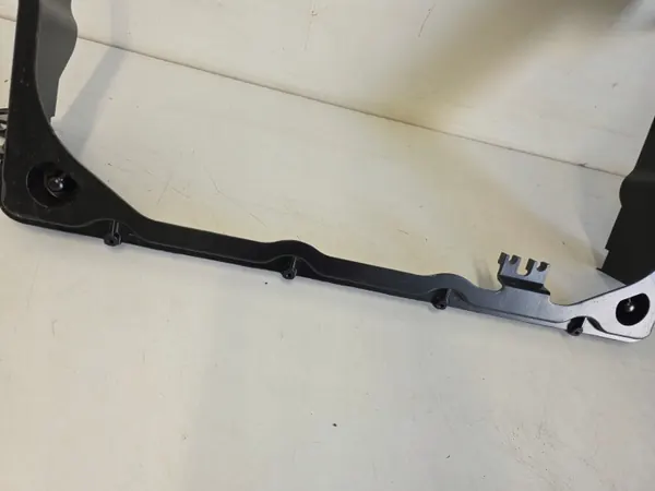 BMW 5 G30 Bränsletankhus OEM 16119494188 image 9