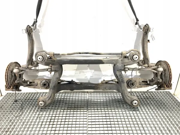OEM 1763502400 Taka-akselipalkki Mercedes CLA 13-19 image 2