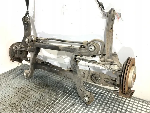 OEM 1763502400 Taka-akselipalkki Mercedes CLA 13-19 image 4