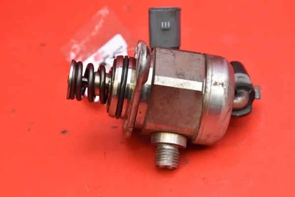 Högtrycksbränslepump OEM 04E127025D för Skoda Yeti image 3