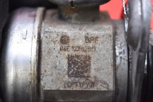 Högtrycksbränslepump OEM 04E127025D för Skoda Yeti image 9