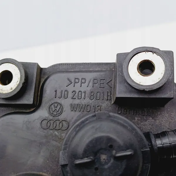 Filtre à charbon usagé OEM DRC101000 pour VW Golf IV image 4