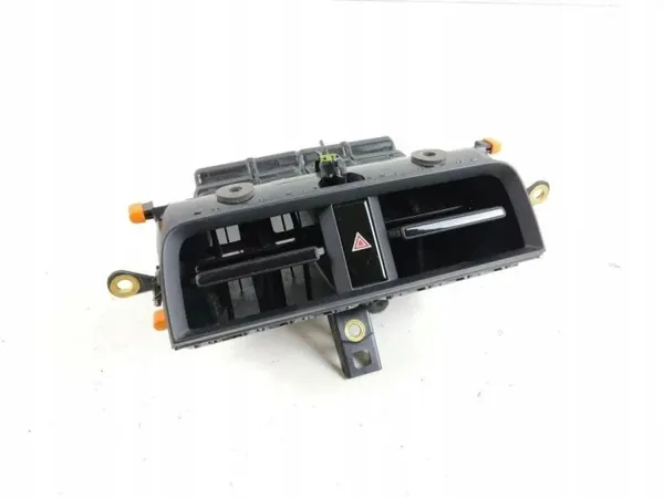 Buse d'air Porsche Taycan 4S 2022 OEM 9J1819111B image 2