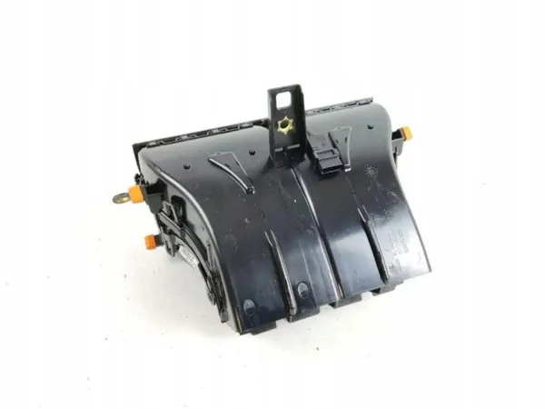 Buse d'air Porsche Taycan 4S 2022 OEM 9J1819111B image 3