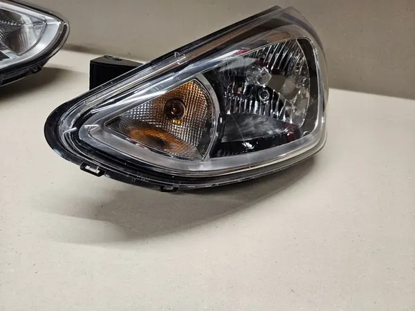 Conjunto de faros izquierdo derecho HYUNDAI I10 II image 4