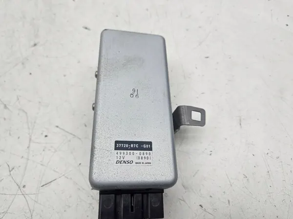 Polttoainepumpun ohjausyksikkö Honda CR-V 2013 OEM 37720R7C image 2