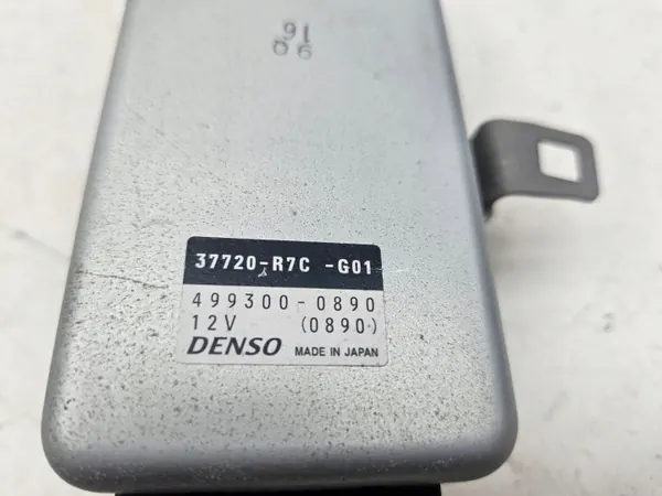 Polttoainepumpun ohjausyksikkö Honda CR-V 2013 OEM 37720R7C image 4