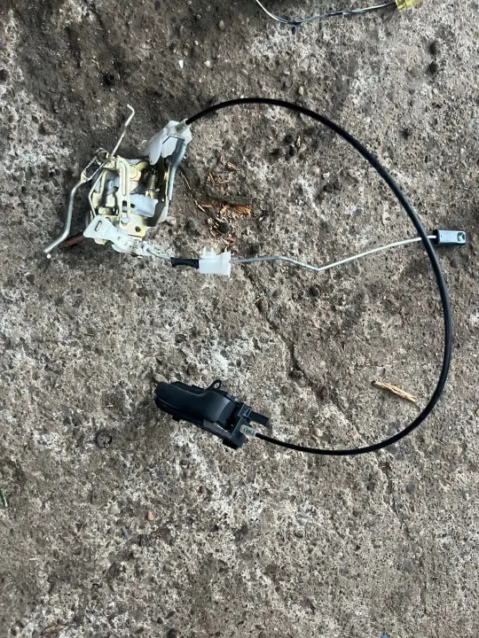 Lien de Serrure OEM DRC95354 Droit Avant Toyota Yaris image 5