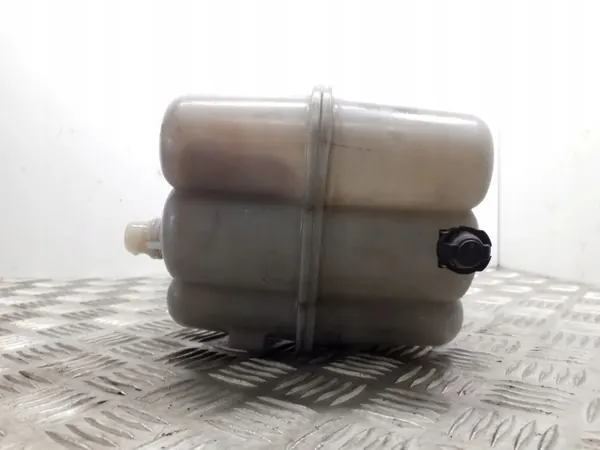 Bouchon de vase d'expansion Audi OE 8W2121403C image 3