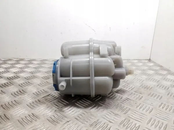 Bouchon de vase d'expansion Audi OE 8W2121403C image 5