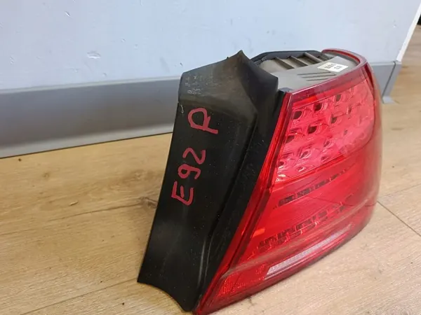 BMW E92 LIFT LÁMPARA LED TRASERA DERECHA 7251958 image 2