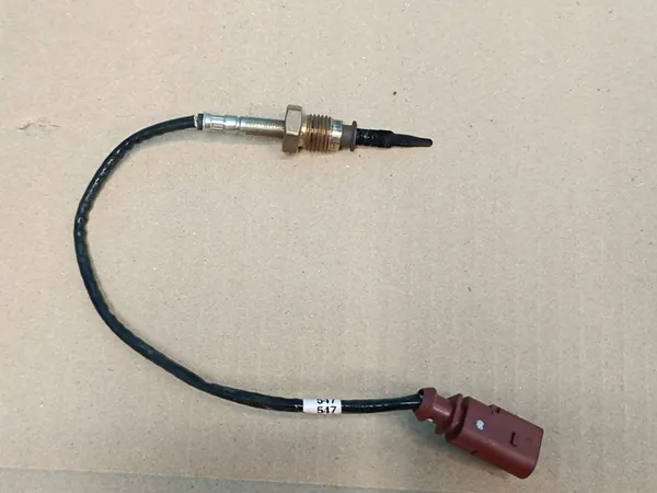 CUPRA FORMENTOR 2.0 TDI 110KW 2024 Sensor de Temperatura de Escape 05L906088M image 2