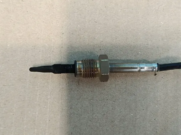 CUPRA FORMENTOR 2.0 TDI 110KW 2024 Sensor de Temperatura de Escape 05L906088M image 4