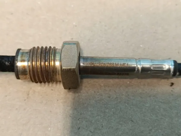 CUPRA FORMENTOR 2.0 TDI 110KW 2024 Sensor de Temperatura de Escape 05L906088M image 9