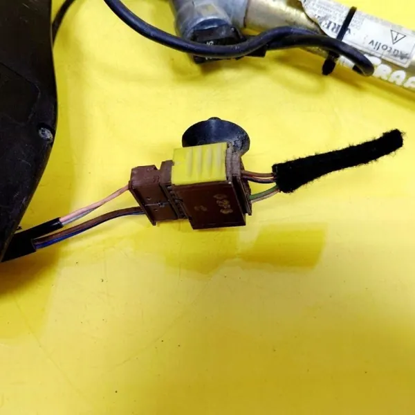 OEM DRC100228 vasen etu turvavyön solki Renault image 6