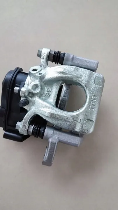 Hintere linke Bremszange Nissan Qashqai J11 OEM 440114EA0A image 4