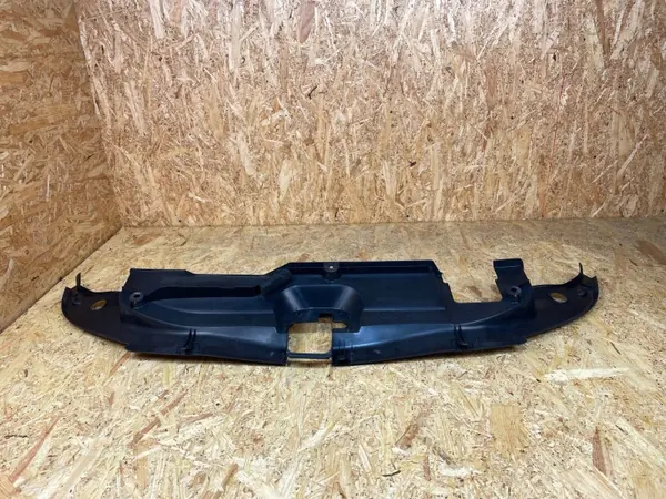 OEM 5328947070 Vordersitzgurt-Abdeckung Toyota Prius IV image 7