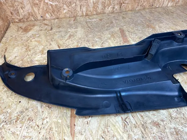 OEM 5328947070 Vordersitzgurt-Abdeckung Toyota Prius IV image 9