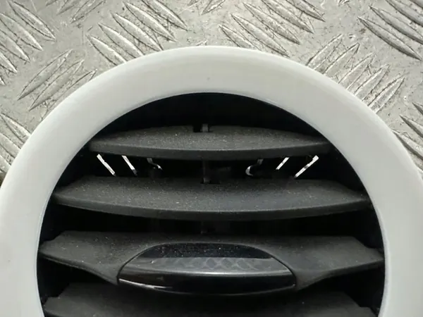 Opel OE grille roosters wit Corsa D Adam image 4