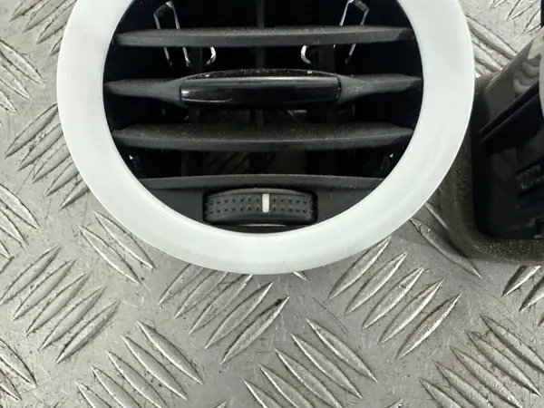 Opel OE grille roosters wit Corsa D Adam image 9