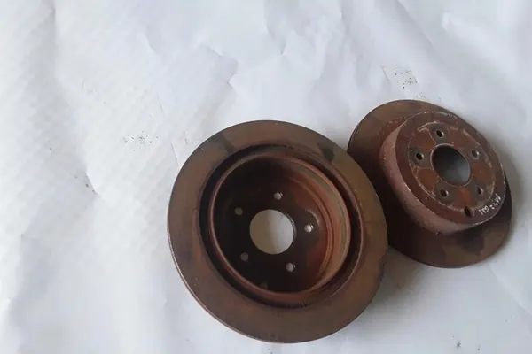 Disco de freio traseiro direito INFINITI M37 2012 image 3