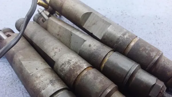 Set Iniettori VW Passat 1.9 TDI 4 pcs 028130202H 028130202J image 5