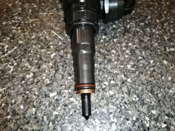 Injecteur VW Caddy III Fourgon OEM 03813D037BN 1.9L Diesel image 3