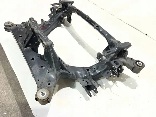 Poutre d'essieu arrière Tesla 3 OEM 1103557-00-A Occasion image 3