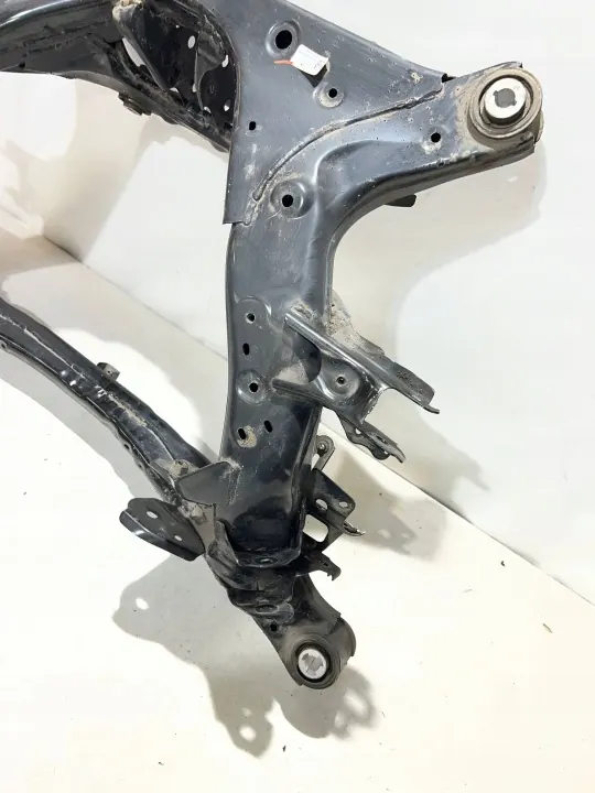 Poutre d'essieu arrière Tesla 3 OEM 1103557-00-A Occasion image 6