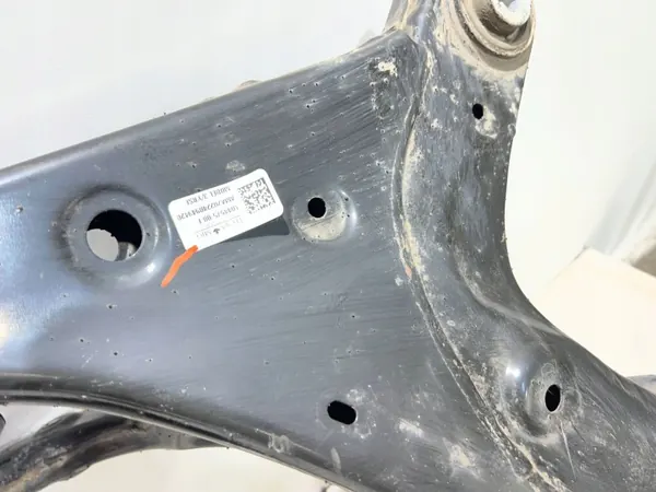 Poutre d'essieu arrière Tesla 3 OEM 1103557-00-A Occasion image 7
