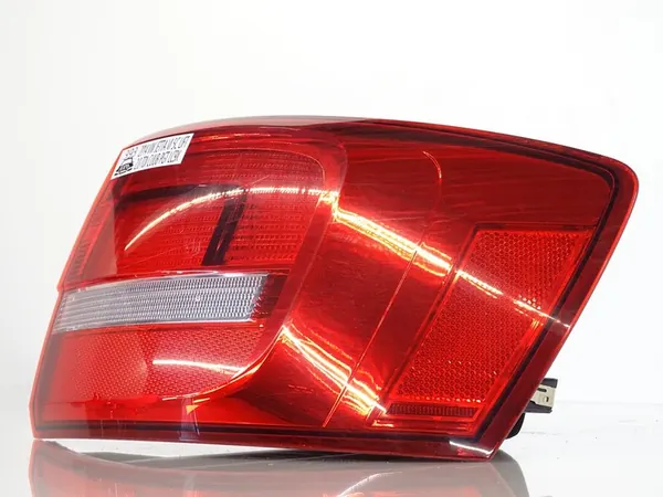 Luz Trasera Derecha VW Jetta VI 5C Lift 5C6945096H image 2