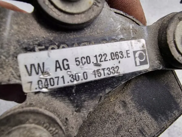 Extra vattenpump VW Passat B7 image 6