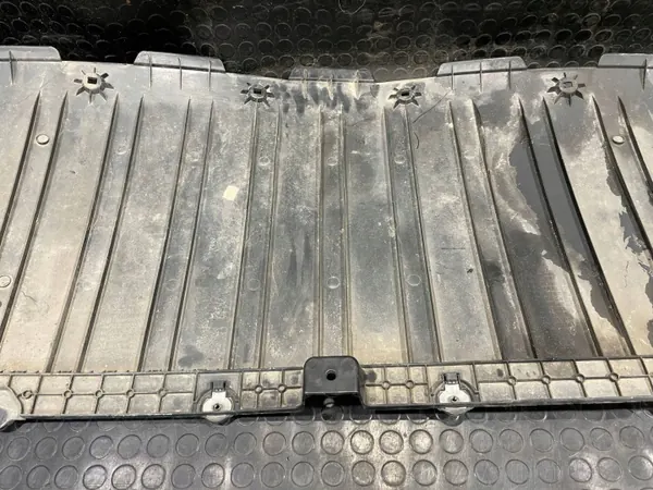 Escudo do para-choques dianteiro Tesla Model Y OEM 1760713-00-C image 6