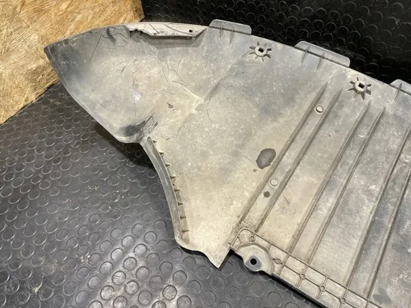 Escudo do para-choques dianteiro Tesla Model Y OEM 1760713-00-C image 7