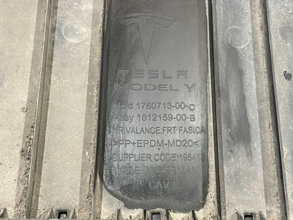 Escudo do para-choques dianteiro Tesla Model Y OEM 1760713-00-C image 8