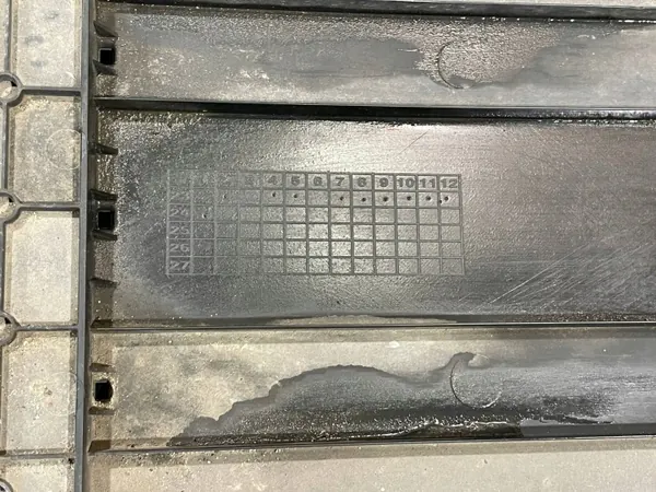 Escudo do para-choques dianteiro Tesla Model Y OEM 1760713-00-C image 9